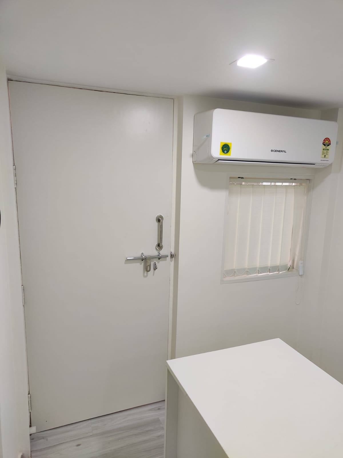 Crystal Plaza office interior 20